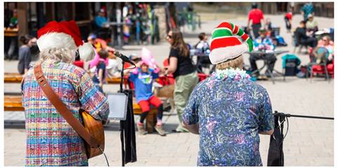 Music in the Courtyard HOLIDAY